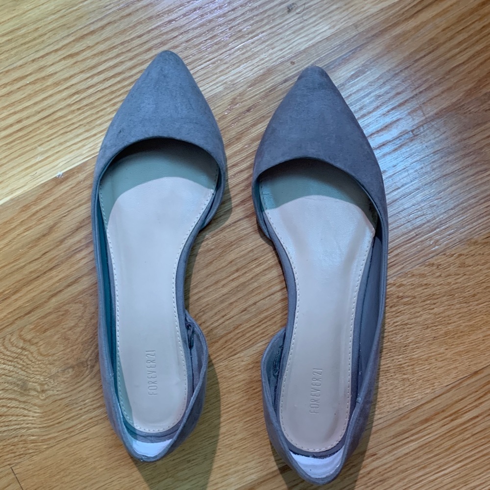 FOREVER 21 Pointed ballerinas size 7